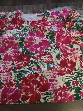 Vineyard Vines White Floral Puff-Sleeve Blouse with Pink and Green Print